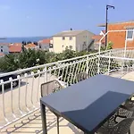 Ada 3*