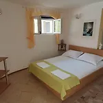Konukevi Ada