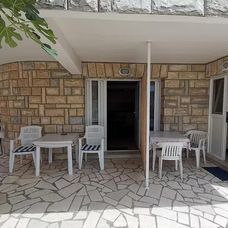 Konukevi Ada Primošten