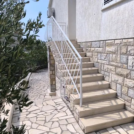 Ada 3* Primosten