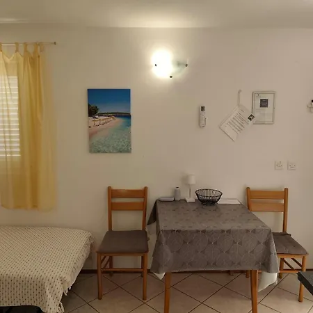 Konukevi Ada