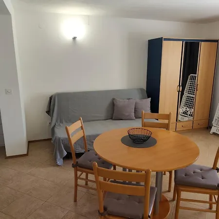 Ada Konukevi Primošten
