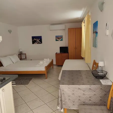 Ada Konukevi Primošten