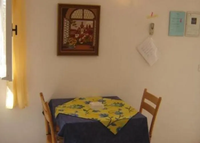 בית הארחה Ada