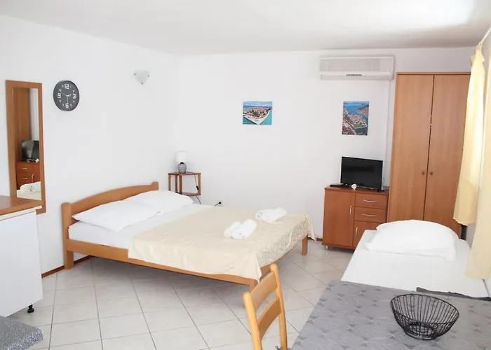 בית הארחה Ada פרימוסטן